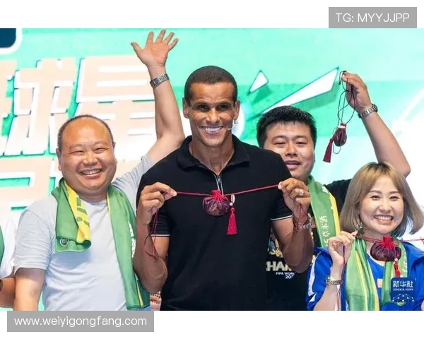 国际足坛名宿回国担任顾问引发球迷热烈期待与关注